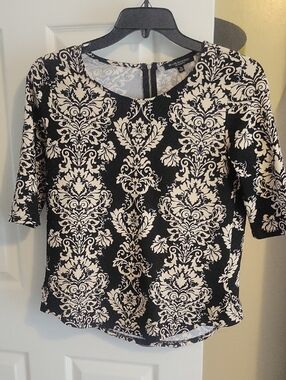 Green Envelope LA SzXL Black and Cream Damask Short Sleeve Blouse Zip up Back